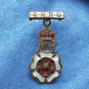 Antique British Queen Mary Needlework Guild Pin Badge Circa 1914-1918